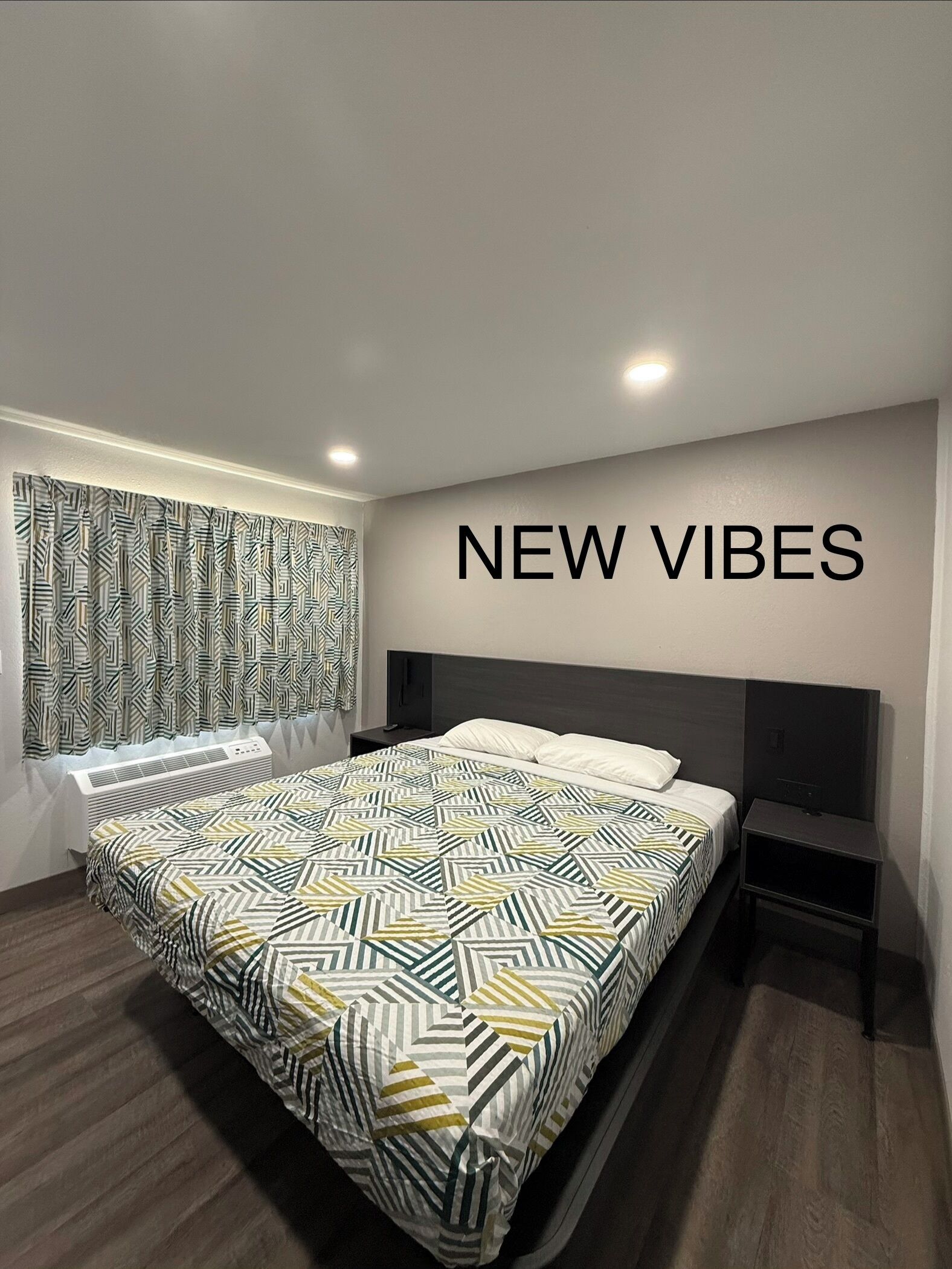 Deluxe Room, 1 King Bed, Non Smoking, Refrigerator & Microwave