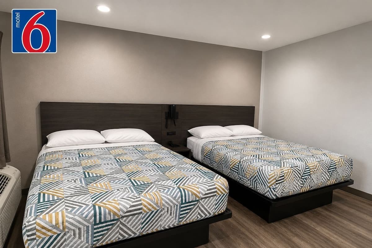 Deluxe Room, 2 Double Beds, Non Smoking, Refrigerator & Microwave
