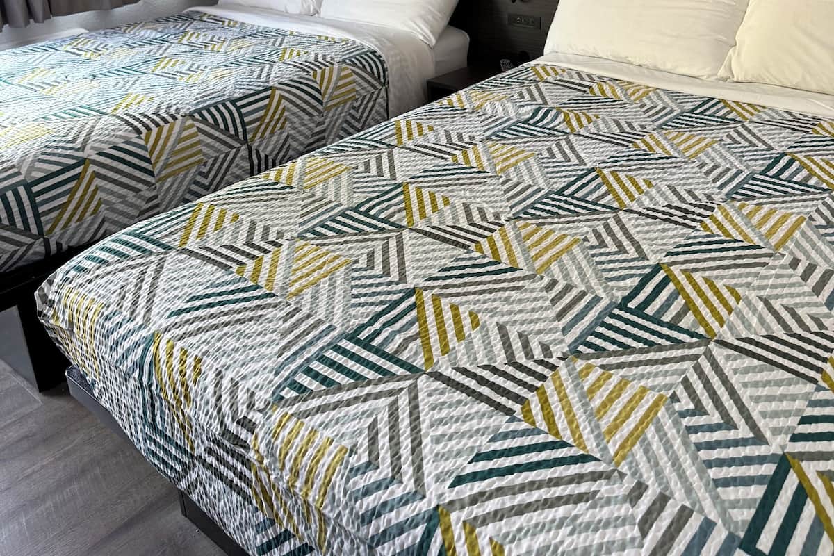 Wi-Fi de cortesia, roupa de cama