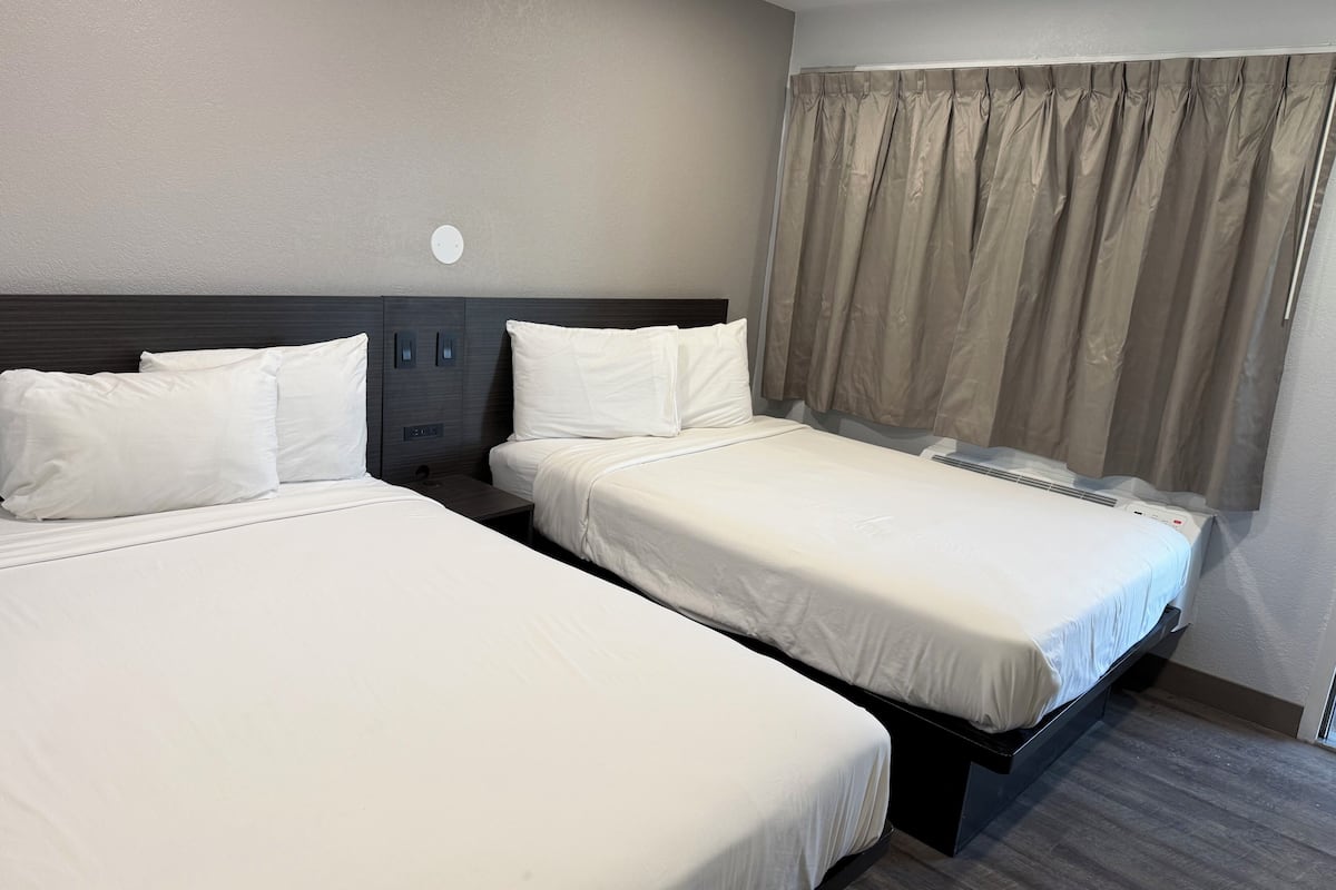Deluxe Room, 2 Double Beds, Smoking, Refrigerator & Microwave | Free WiFi, bed sheets
