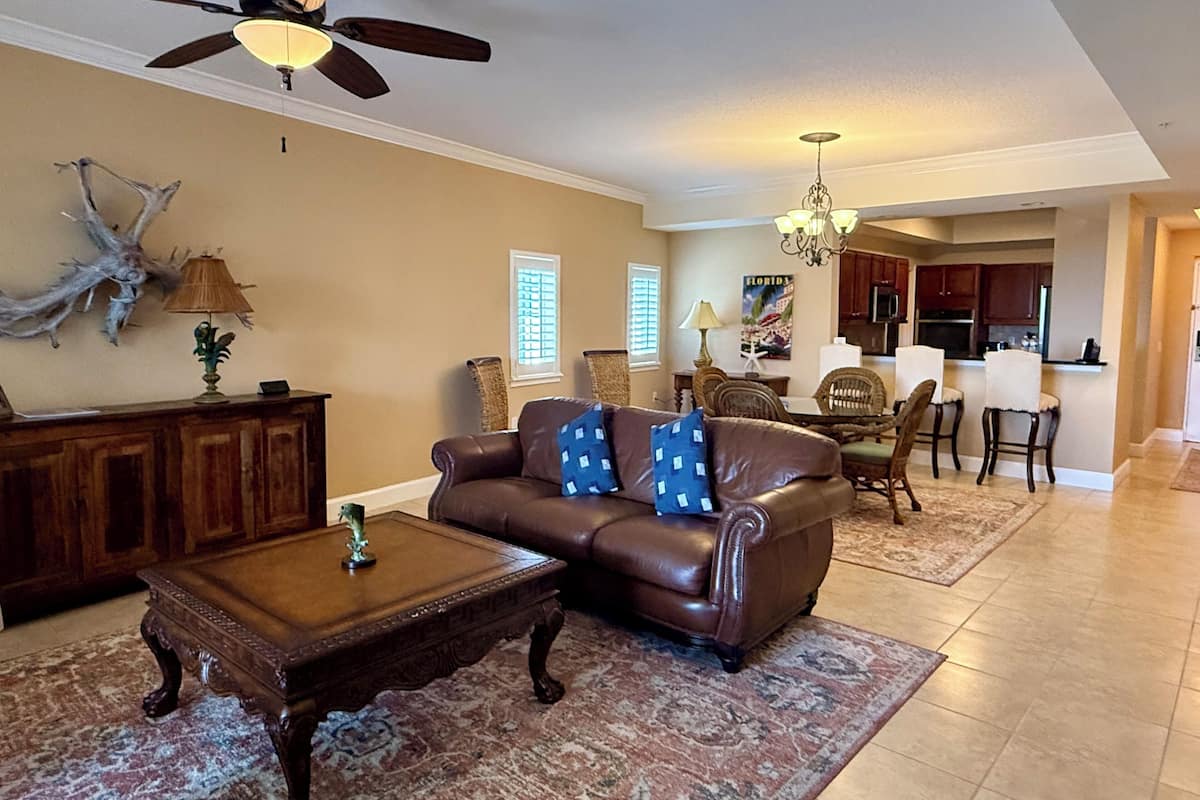 Condo, 2 Bedrooms (Condo in the Yacht Harbor, w/view) | Living area | 27-inch TV with digital channels, DVD player