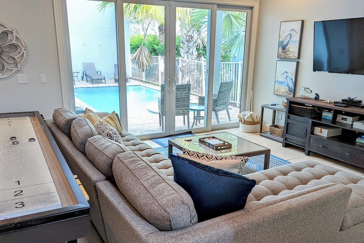 House, Multiple Beds (Cinnamon Beach) | Living area