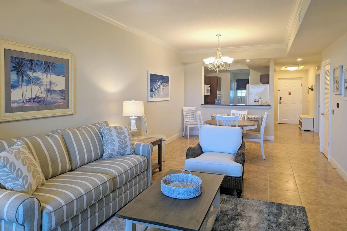 Condo, 2 Bedrooms (Condo in the Yacht Harbor, w/view) | Living area | 27-inch TV with digital channels, DVD player