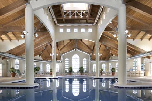 Indoor pool, 9 outdoor pools, pool umbrellas, sun loungers