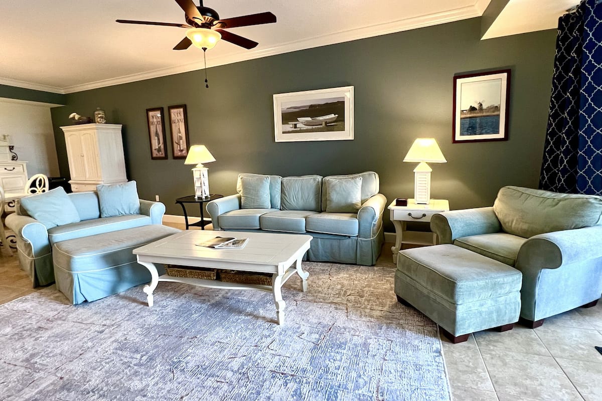 Condo, 2 Bedrooms (Condo in the Yacht Harbor, w/view) | Living area | 27-inch TV with digital channels, DVD player