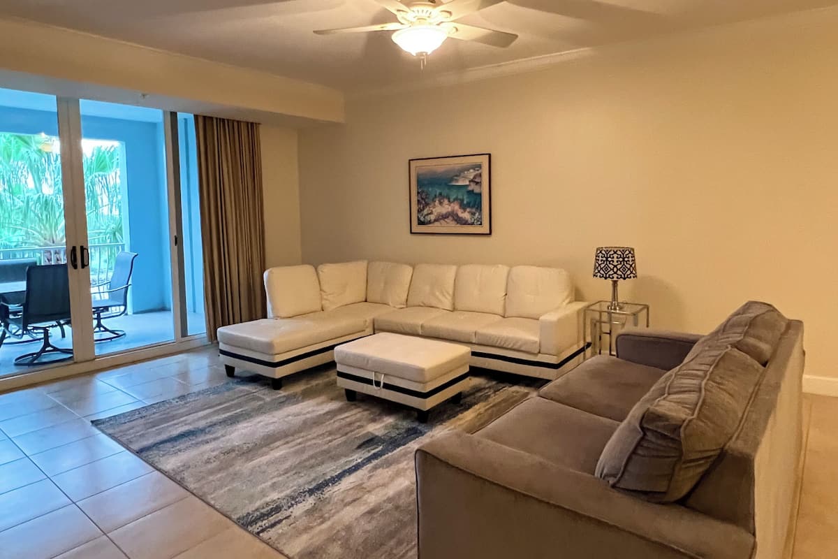 Condo, 2 Bedrooms (Yacht Harbor Village, w/view 476) | Living area