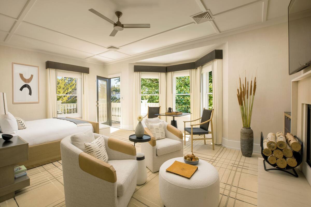 premium bedding, down duvets, pillow-top beds, minibar