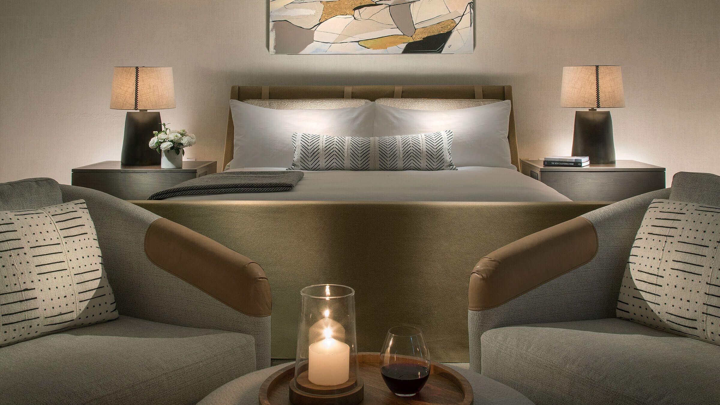 Ropa de cama de alta calidad, edredón, camas con pillow-top y minibar 