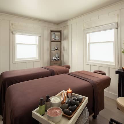 Couples treatment rooms, hot tub, steam room, body treatments