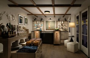 Couples treatment rooms, hot tub, steam room, body treatments