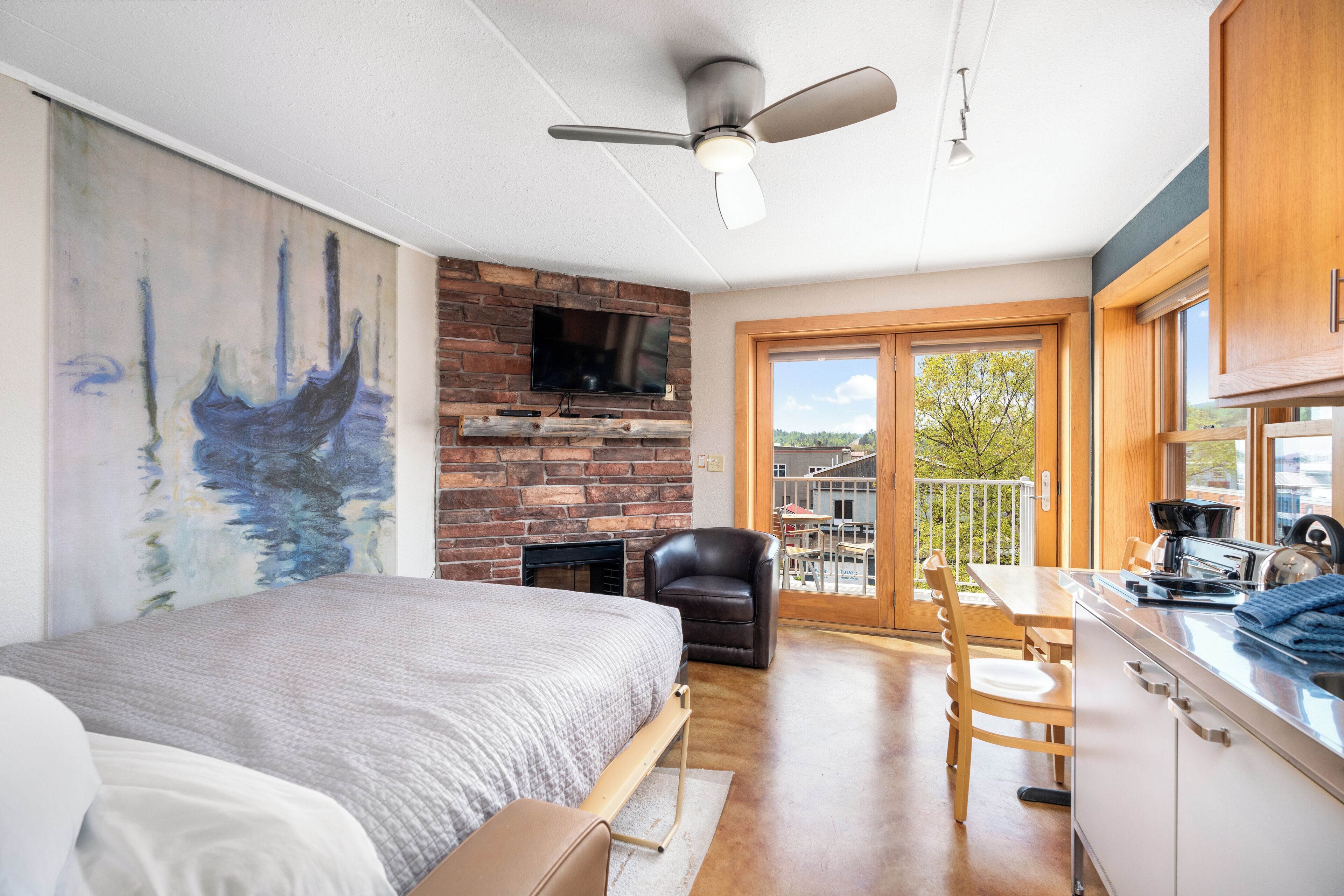 开间 (Village View) | 特色装修、特色家居、熨斗/熨衣板、床单