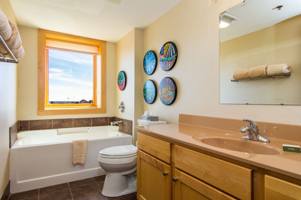 East Bay Suites by null