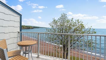 Studio, Lake View | Balcony view