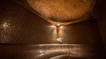Espace de soins pour les couples, sauna, bain à remous, hammam