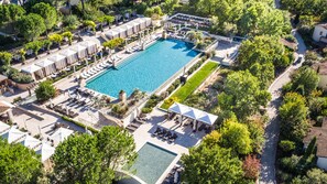 Indoor pool, seasonal outdoor pool, sun loungers