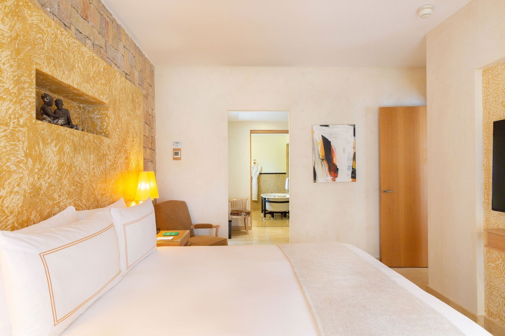 Premium bedding, pillowtop beds, minibar, in-room safe