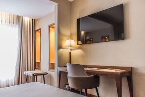 1 bedroom, premium bedding, minibar, in-room safe