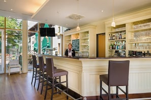 Bar (on property) - Garner Hotel Munich - Messe by IHG (Haar)
