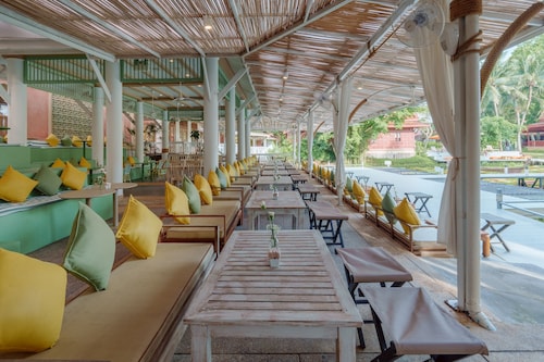 Ma Doo Bua Phuket (มาดูบัวภูเก็ต)