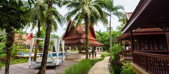 Ma Doo Bua Phuket (มาดูบัวภูเก็ต)