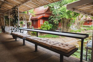 Desayuno buffet diario (THB 412 por persona)