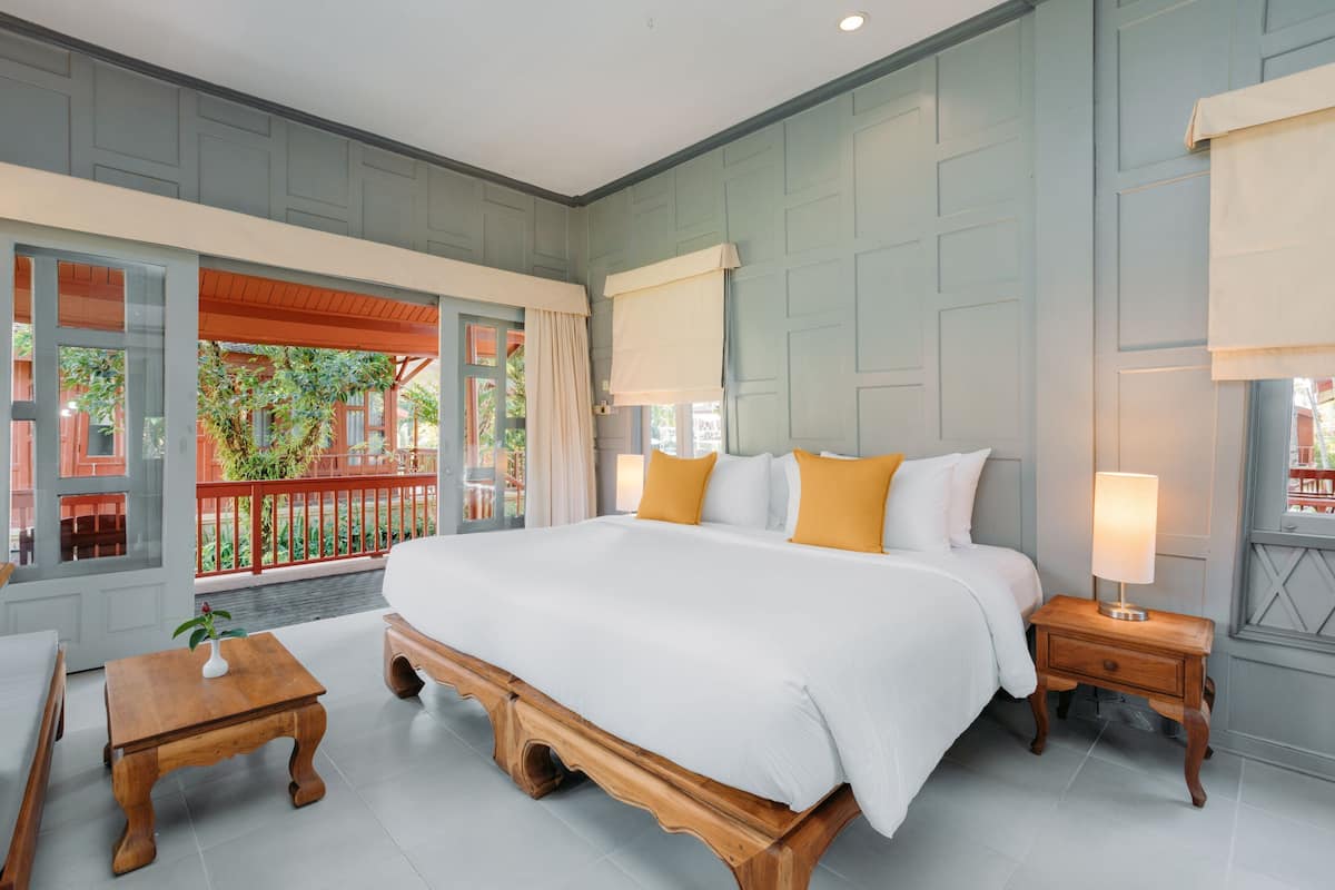 Poolside Thai Villa Double bed | 1 dormitorio, minibar, caja fuerte y escritorio