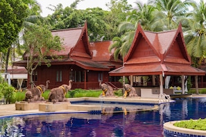 Outdoor pool, sun loungers