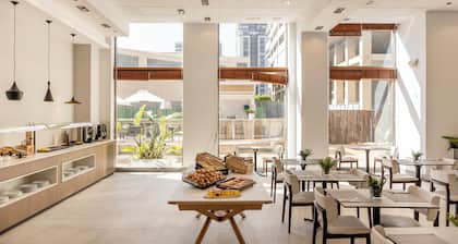 Hotel ILUNION Valencia 3