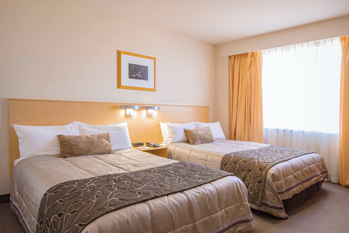 tower standard twin | in-room safe, desk, iron/ironing board, free cots/infant beds