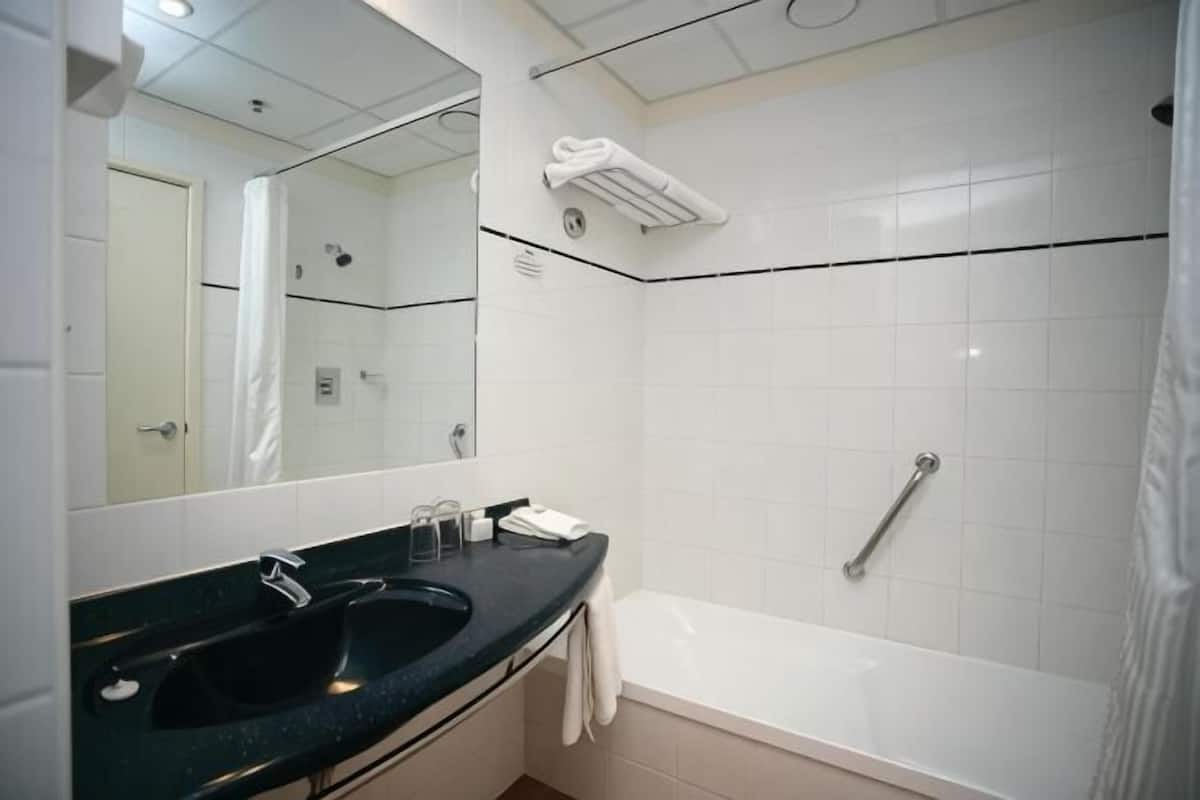 Baño | Amenidades de baño gratuitas, secadora de cabello, toallas