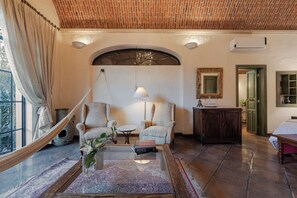 Signature Suite | Premium bedding, down comforters, pillowtop beds, in-room safe