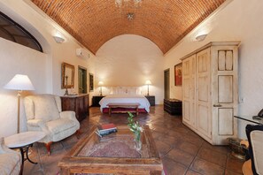 Signature Suite | Premium bedding, down comforters, pillowtop beds, in-room safe