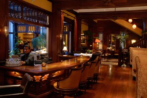 Bar (in der Unterkunft)