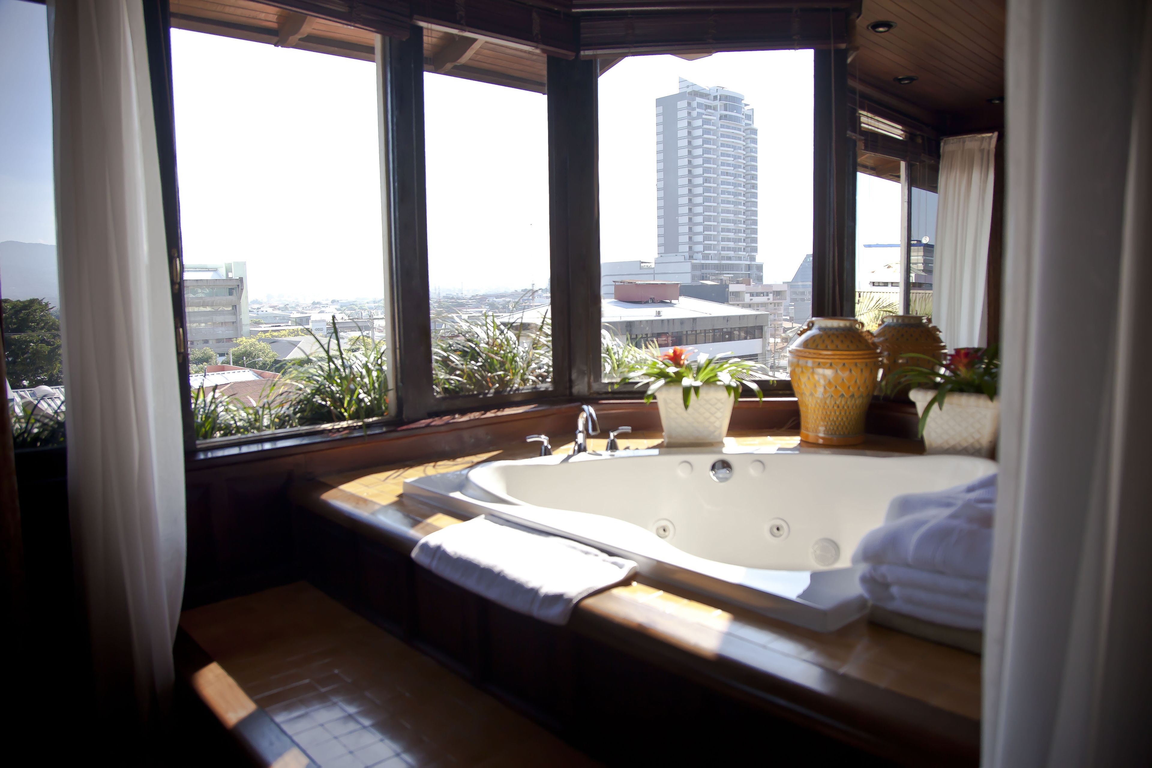 romantic suite, 1 king bed, jetted tub, city view | view from room