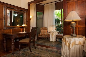 Suite, 1 King Bed