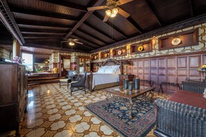 Romantische Suite, 1 King-Bett, Whirlpool, Stadtblick