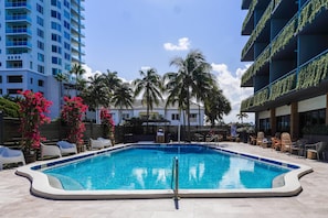 Outdoor pool - Barley House Hotel, Trademark Collection by Wyndham (Fort Lauderdale)