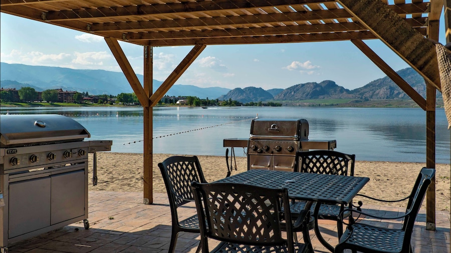 Coast Osoyoos Beach Hotel