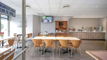 Desayuno continental incluido todos los días