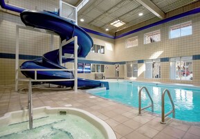 Εσωτερική πισίνα