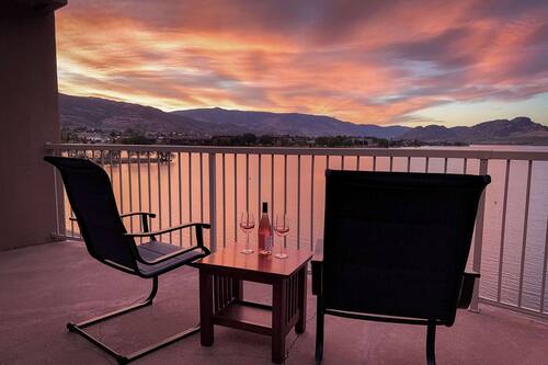 Suite Premium, plusieurs lits, 2 salles de bains (Coast Penthouse Suite) | Vue de la chambre