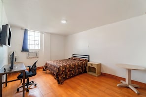 Room, 1 Double Bed, Non Smoking | Iron/ironing board, free WiFi, bed sheets