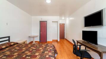 Room, 1 Double Bed, Non Smoking | Iron/ironing board, free WiFi, bed sheets