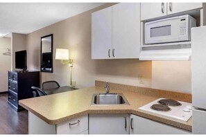 Fridge, microwave, oven, toaster - Studio 6 Extended Stay Fishkill Westage Center NY (Fishkill)