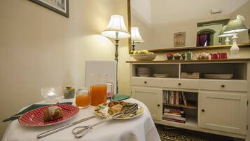 Tägliches inbegriffenes Frühstücksbuffet