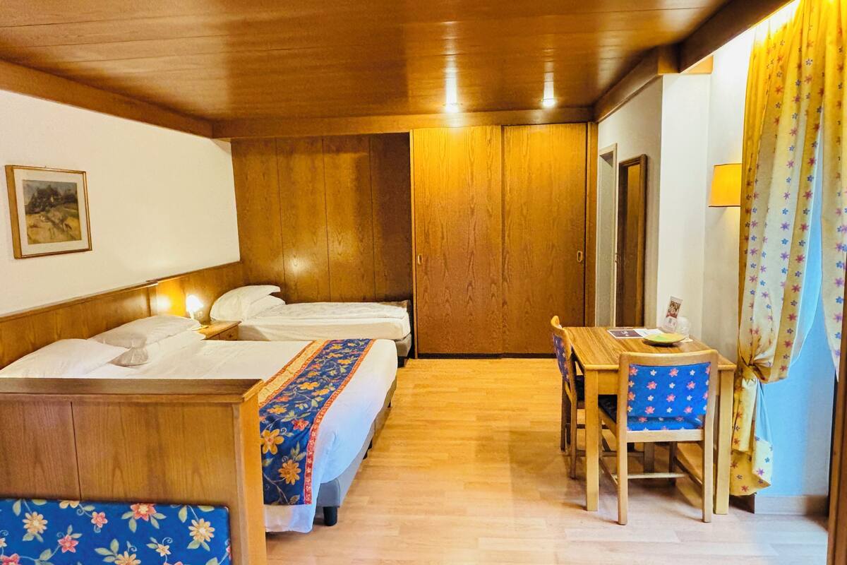 junior suite | 5 bedrooms, egyptian cotton sheets, premium bedding, down duvets