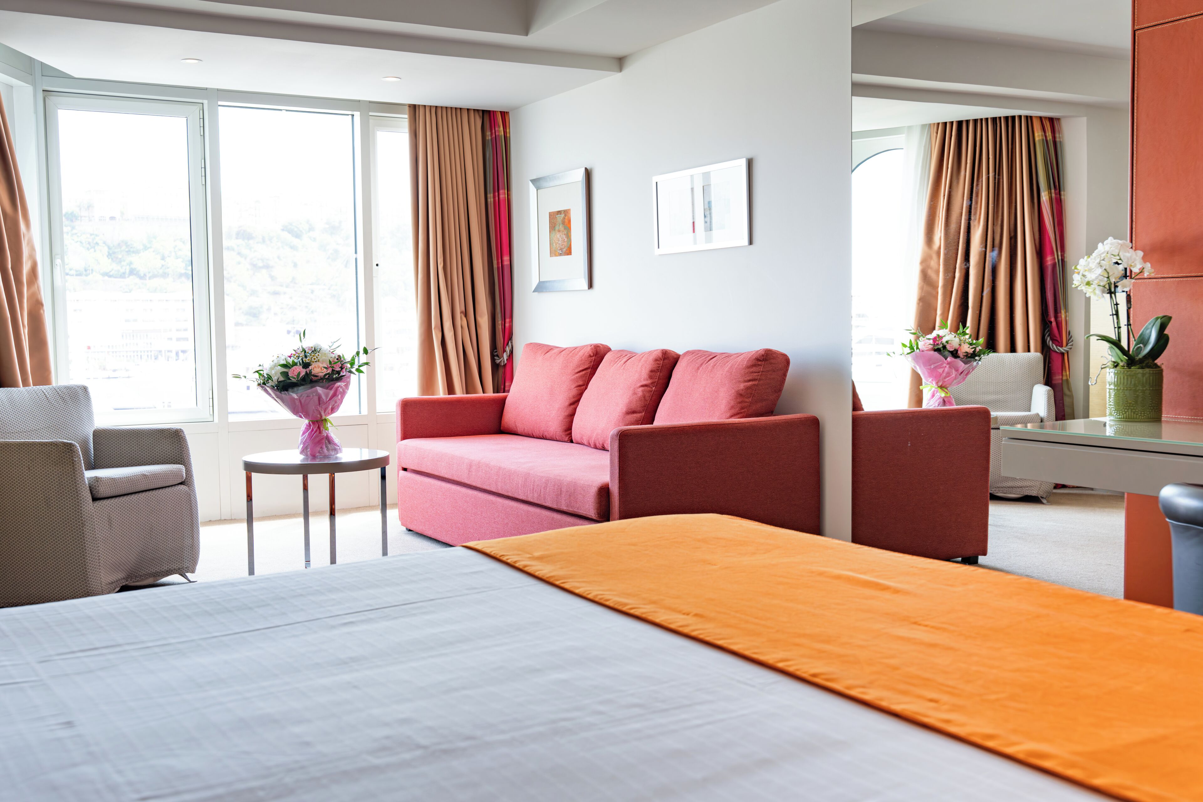 junior suite | 1 bedroom, premium bedding, minibar, in-room safe