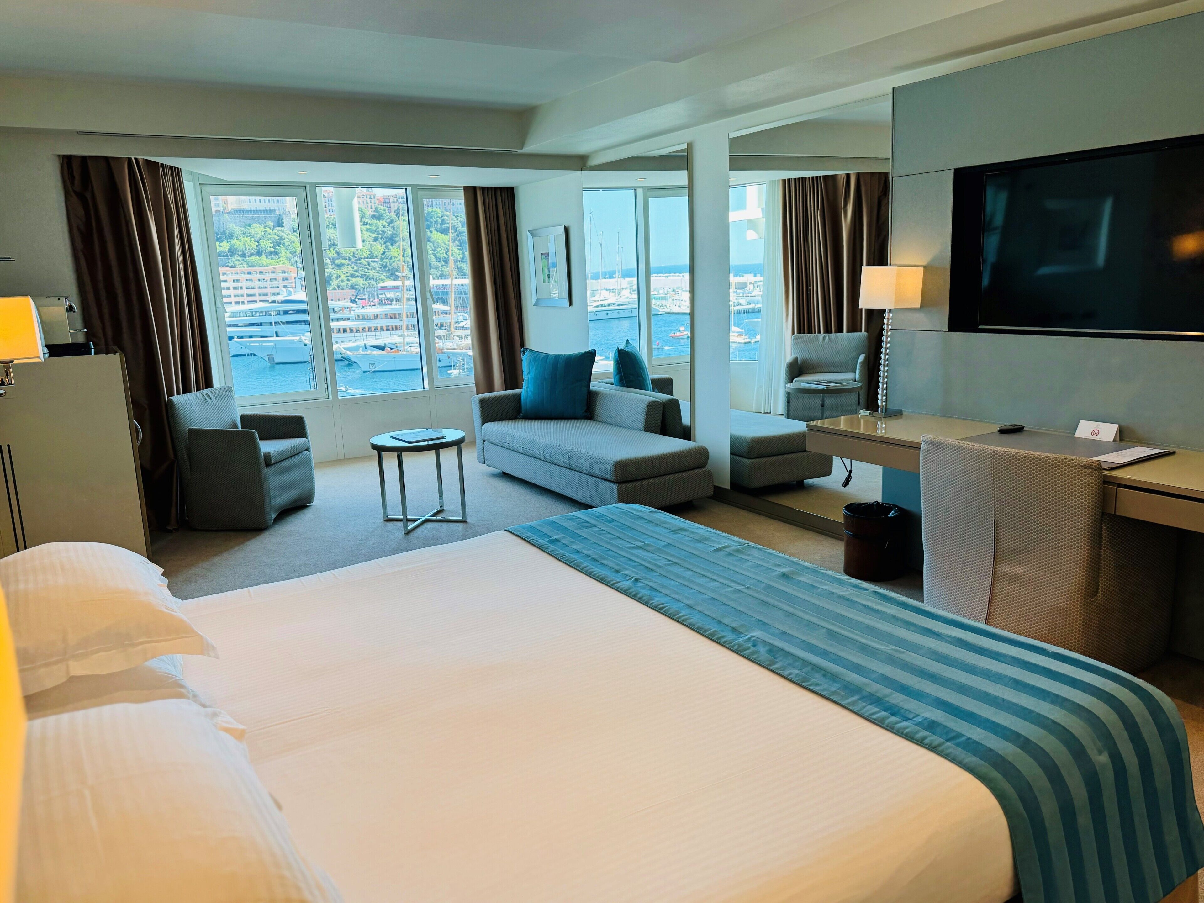Junior Suite | Sengetøy av topp kvalitet, minibar, safe på rommet og skrivebord