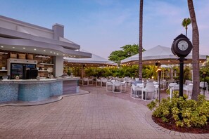 Poolside bar