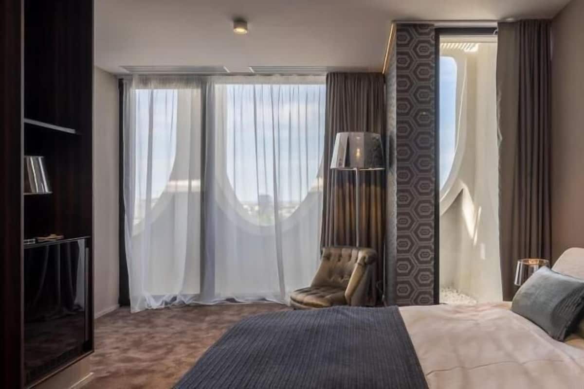 Minibar, Zimmersafe, schallisolierte Zimmer, BĂŒgeleisen/BĂŒgelbrett